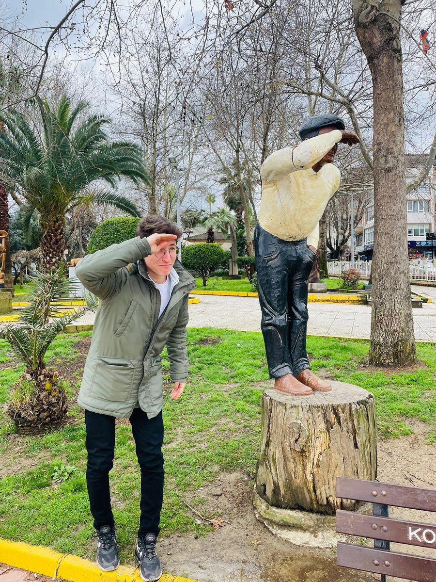 Ordaaa bir köy var uzaktaaa..