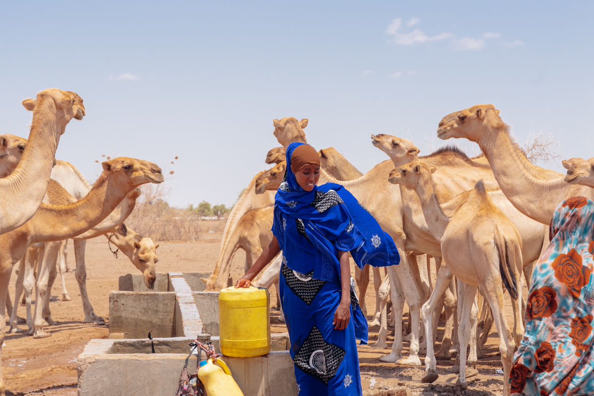 As #drought worsens in #Kenya, families &amp; #Children  are forced to flee their homes in search of food &amp; water. <a href="/UNICEFKenya/">UNICEF Kenya</a> is concerned that more children are unaccompanied &amp; separated frm their families &amp; are at risk of #childtrafficking , #violence, exploitation, &amp; #abuse. 1/2