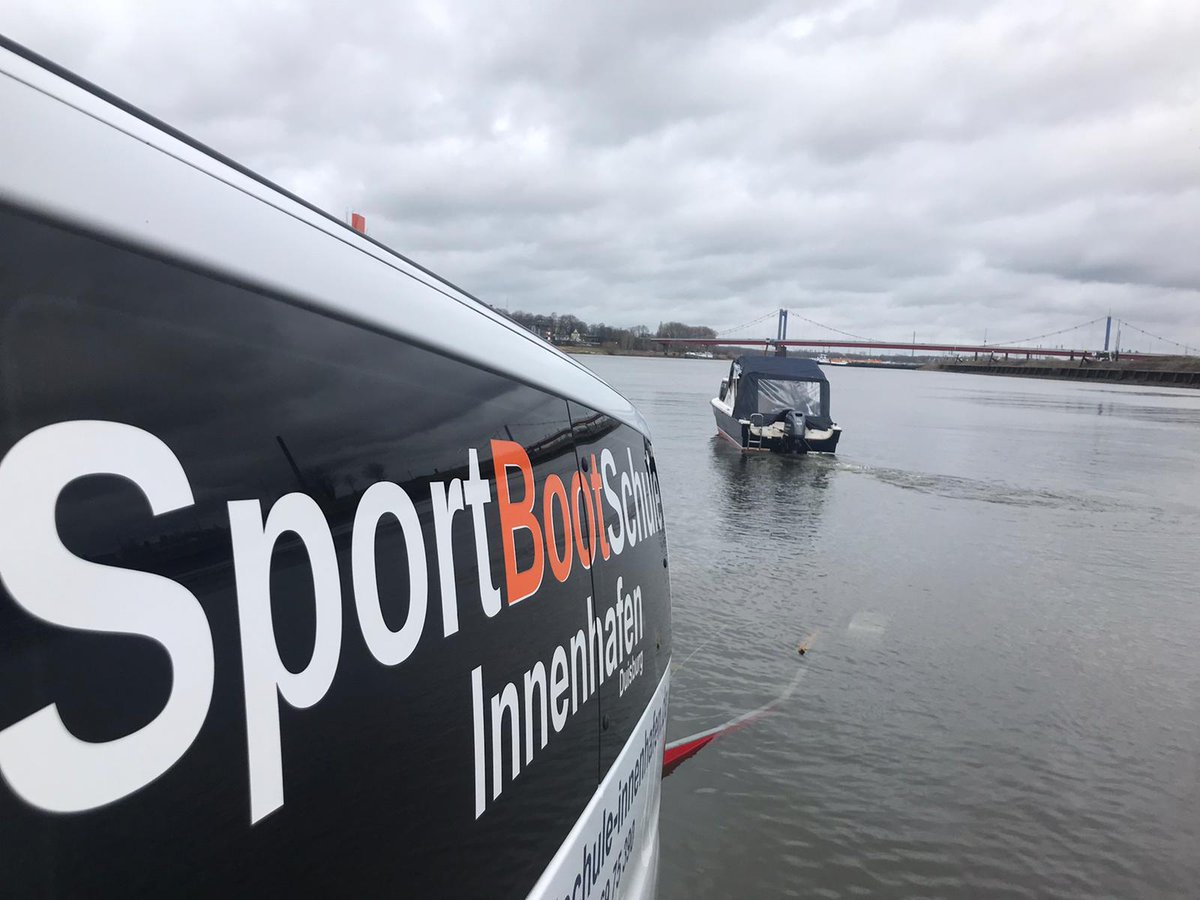 BootsSchuleInDU's tweet photo. #Saisonstart! Mit nagelneuem Motor in die neue Saison. Wir sind gerüstet. #Fahrstunden unter: https://t.co/DxdM8U7aoq
#Sportbootfuehrerschein #Bootsfuehrerschein #SBFSee #SBFBinnen #SportBootSchule #Innenhafen #Marina #Duisburg #Rhein #Ruhr #Ruhrgebiet #Niederrhein #RYC #Ruhrort https://t.co/ktX26PCjGq