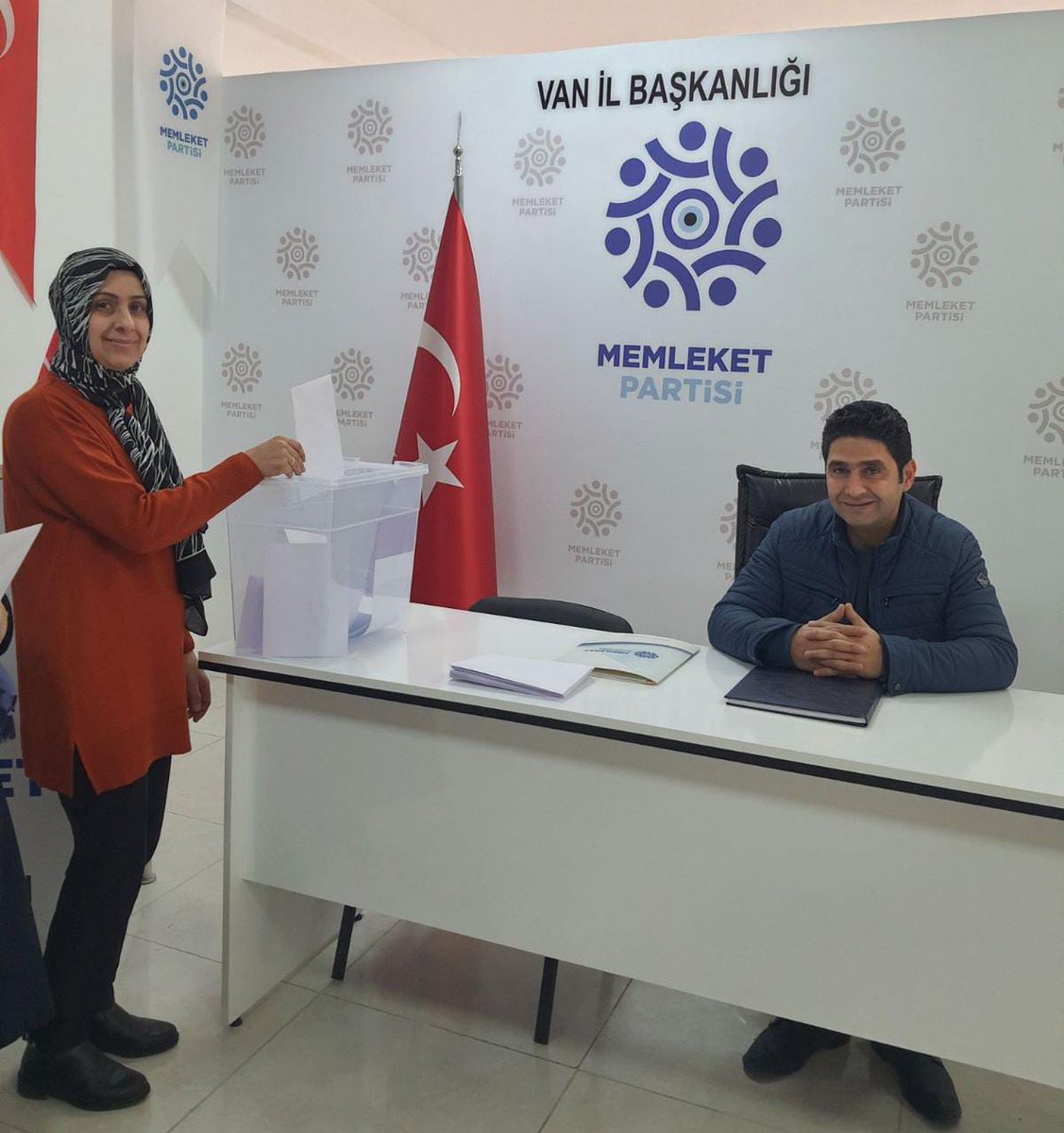 Demokraside, Hesap vermede, şeffaflıkta, dayanışmada, katılımda
Memleket gibisi yok 🧿
Memleket Partimizin Cumhurbaşkanı adayını belirlemek için sandığa giden tüm üyelerimize teşekkür ediyorum 👏