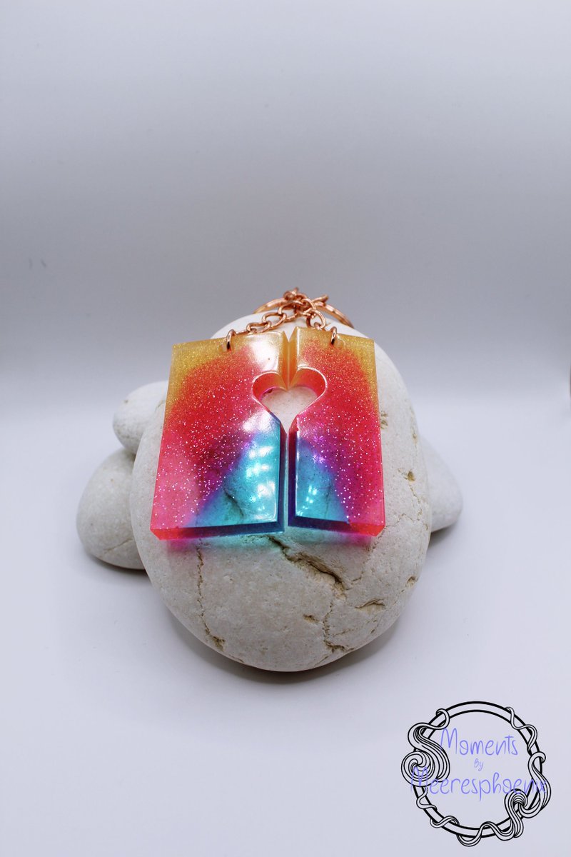 meeresphoenix's tweet photo. Keychain "Love"

This Set of Keychains represents chared love. Both pendants together will create a Heart in the Center. 
"Love is the only thing that doubles when shared!"

You can buy this Keychain here: https://t.co/n935uRraPv

#ResinArt #Craftart #MomentsByMeeresphoenix https://t.co/8xAHss38SV