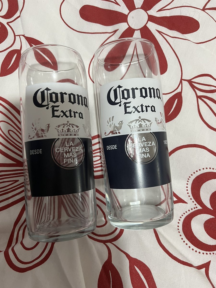 LadyyMorrison's tweet photo. Gracias a mi yo borrachita por recolectar vasos de pubs. https://t.co/9WjSnH4S0N