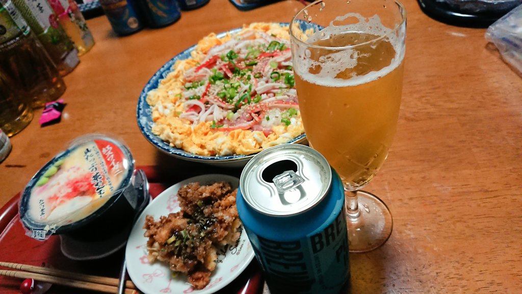 ybaby10170814's tweet photo. 勝手に…😌✨
ダイアモンド✡️ユカイさん
お誕生日
おめでとうございます㊗️🎉🎂
ビールで乾杯🍻
(^_^)/□☆□\(^_^)❤️
いぇい😊👏👏
◇ちらし寿司
だけ作ったけど…
後の
◇茶碗蒸し&油淋鶏は
買ったやつ
◇クラフトビール🍺
#ダイアモンドユカイ
#ダイアモンドユカイ誕生祭
#3月12日
#61th https://t.co/QuIgCRDHPC
