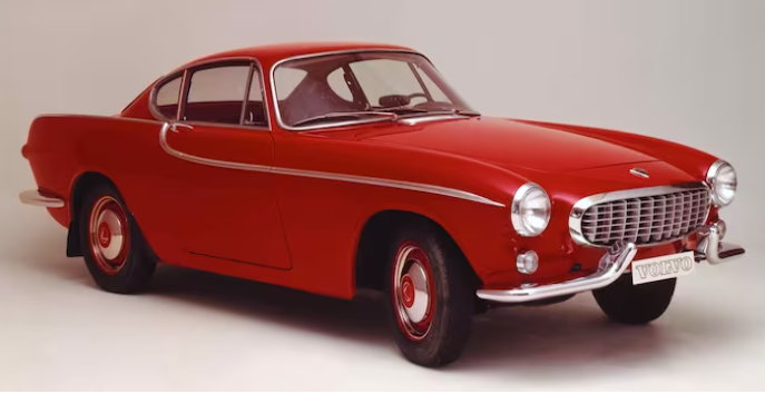 VendelCars's tweet photo. En 1959 #Volvo lanzó un nuevo modelo deportivo de estilo a la italiana.

Sin embargo, no fue hasta dos años después cuando comenzó su fabricación. 
Este modelo se bautizó como P1800, más tarde surgieron nuevas variantes.

Si quieres saber más: https://t.co/XKg00d8UcK https://t.co/g7YEDwWVYs