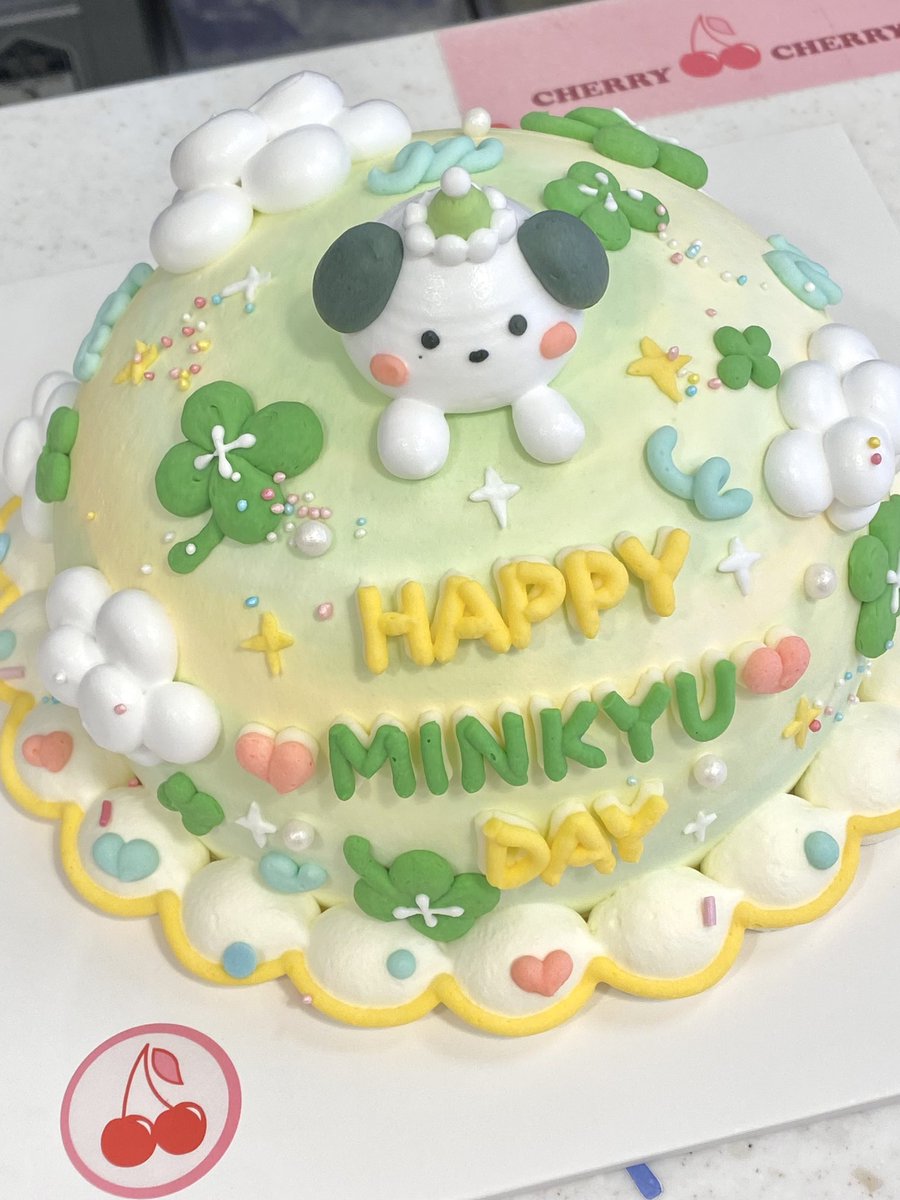 kmk_supporters's tweet photo. 🍀 ─ 𝐇𝐀𝐏𝐏𝐘 𝐌𝐈𝐍𝐊𝐘𝐔 𝐃𝐀𝐘 ─ 🍀

민규의 23번째 생일을 축하하기 위해 
생일케이크를 준비했습니다🎂💚

#HAPPYMINKYUDAY
#봄처럼_따뜻한_민규_탄신일
#민규의_스물셋_더욱더_찬란하게🍀 https://t.co/N5yFIItqic