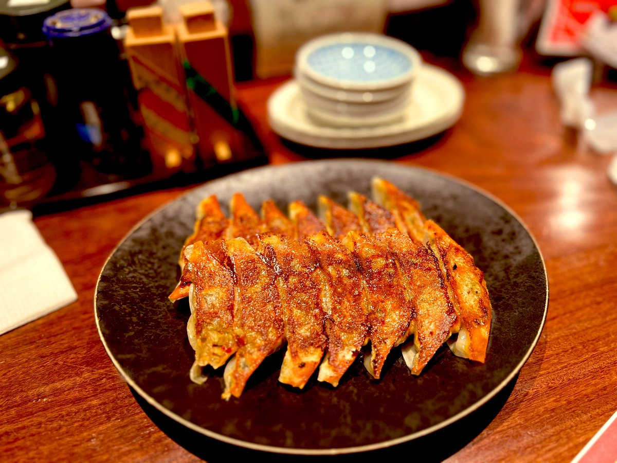 takuChan3100's tweet photo. 大阪→神戸→京都🚄
修学旅行みたいな旅行から帰って来ました🎉

食いまくり呑みまくりで��らない世界をいっぱい知る事が出来た旅でした🌟

帰って来て蓬莱で乾杯しまーす🍻

#Twitter晩酌部 
#お酒好きな人と繋がりたい 
#旅行好きな人と繋がりたい 
#大阪 #神戸 #京都 https://t.co/Ru4yDWdREV