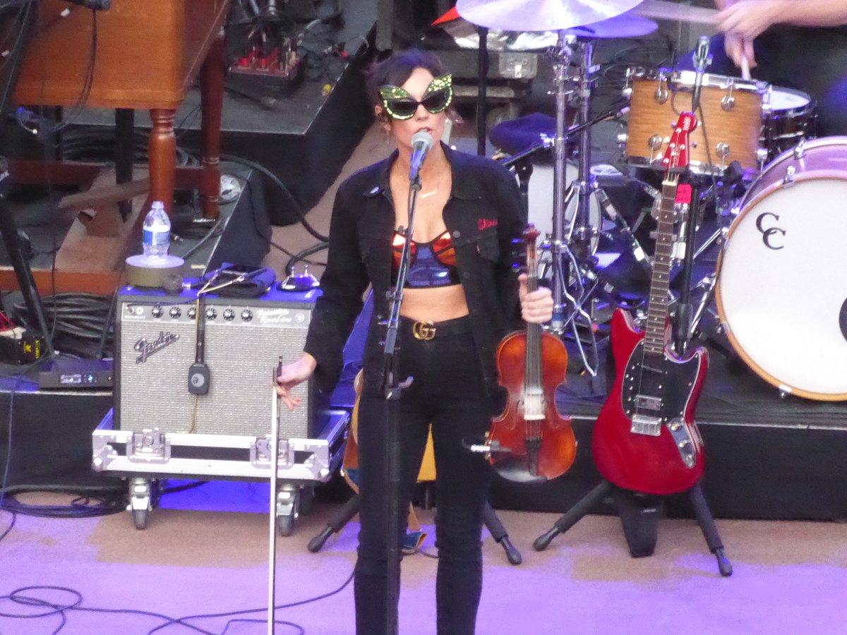 flexollie's tweet photo. Looking forward to @amandashires at @C2Cfestival @indigoatTheO2 - a little closer to home than last time (Red Rocks 2019 with @JasonIsbell) https://t.co/QrKCZQCPZ5