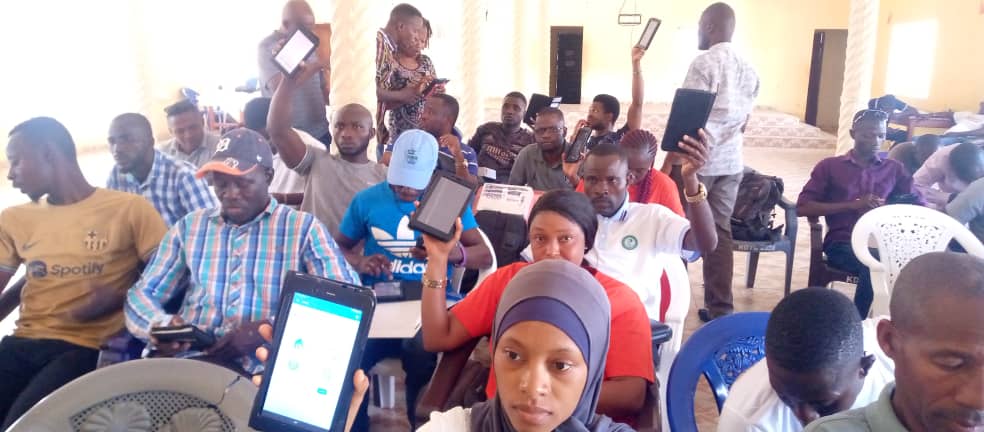 ECsalone's tweet photo. 11th Mar 2023: Day 3, ECSL Commissioner North Abu Bakarr M Koroma & team in #Falaba & #Koinadugu districts completed training for Electoral Coordinators and IT Focal Persons on the #VoterRegistration #Cards Issuing Procedures as part of 3 days trainings across 🇸🇱Sierra Leone https://t.co/zLYKYnp7dQ