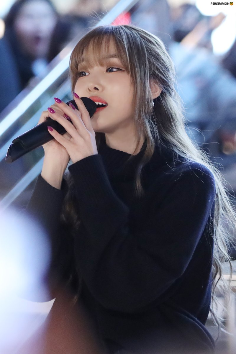 psmnbest's tweet photo. 230312 용산 버스킹 유주 1
#YUJU #유주 https://t.co/N1w0rqKVAV
