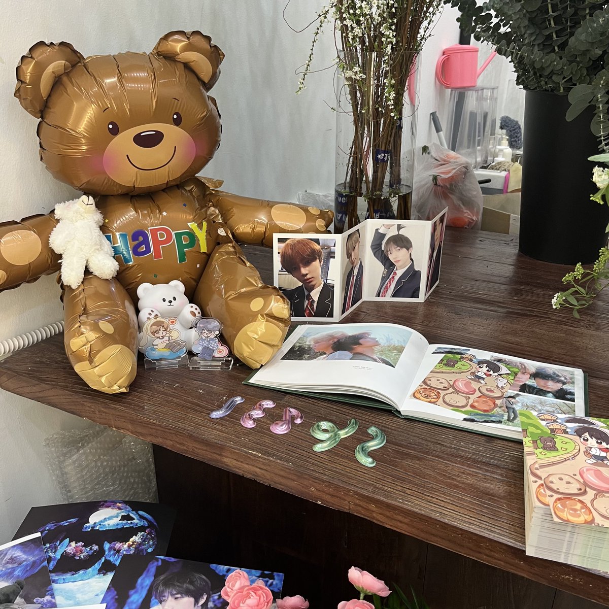 bam_313's tweet photo. 강아지 덕분에 봄이 더 행복해졌어요💐
강아지가 귀엽고 사랑스러워요🫶🏻
#봄을물어온강아지
#Spring_puppy https://t.co/7vmHLtBnK5