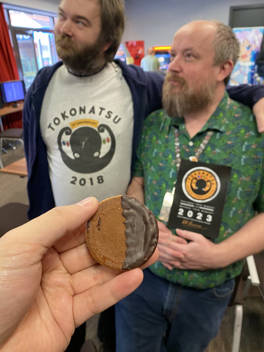 Tokonatsu's tweet photo. @jaffacakes What happened with my Jaffa cake?! Is this a half moon or full moon? 

And sorry for the shameless plug too! #missingjelly #justacake #reallyonlythecake #halfchocolate https://t.co/kWykZ78ZrO