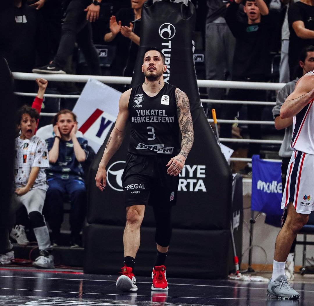 canpekerpekcan's tweet photo. Büyükçekmece, Merkezefendi'yi 89 - 81 mağlup etti. İstanbul ekibinde Crawford - Sajus ikilisinden etkili bir performans geldi. Denizli ekibinde ise Rogkavopoulos - Harrison ikilisinin yanında son zamanların flaş ismi Arca Tülüoğlu 17 sayı, 6 asistle etkili oldu. https://t.co/WEfhbbWnaN