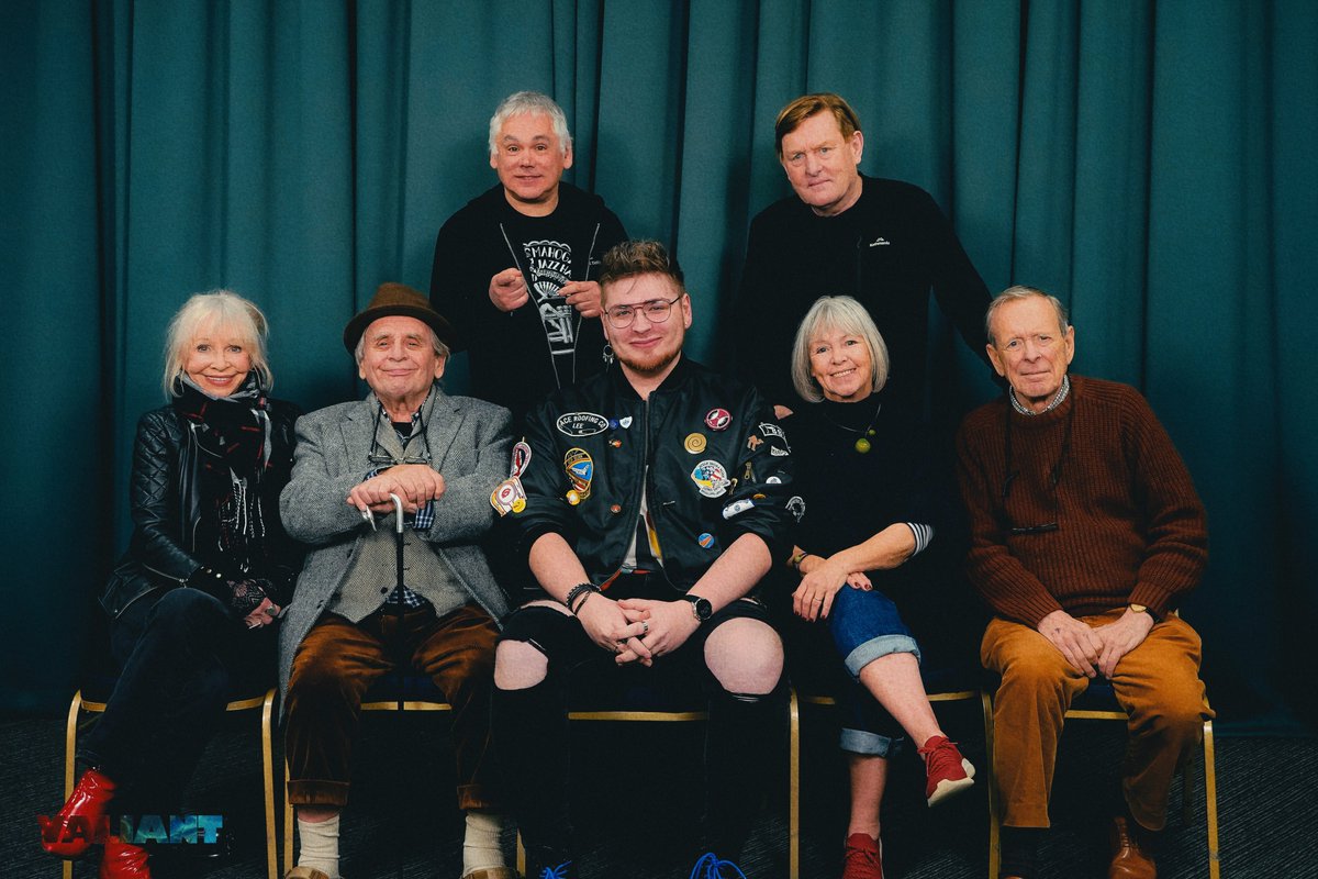 Aaroonio's tweet image. Wake up, you’re new favourite Tardis team just dropped 😍😍😍
What a line up of absolute heroes 💖💖💖
📸: @misterphipps @fantomfilms #Valiant2023