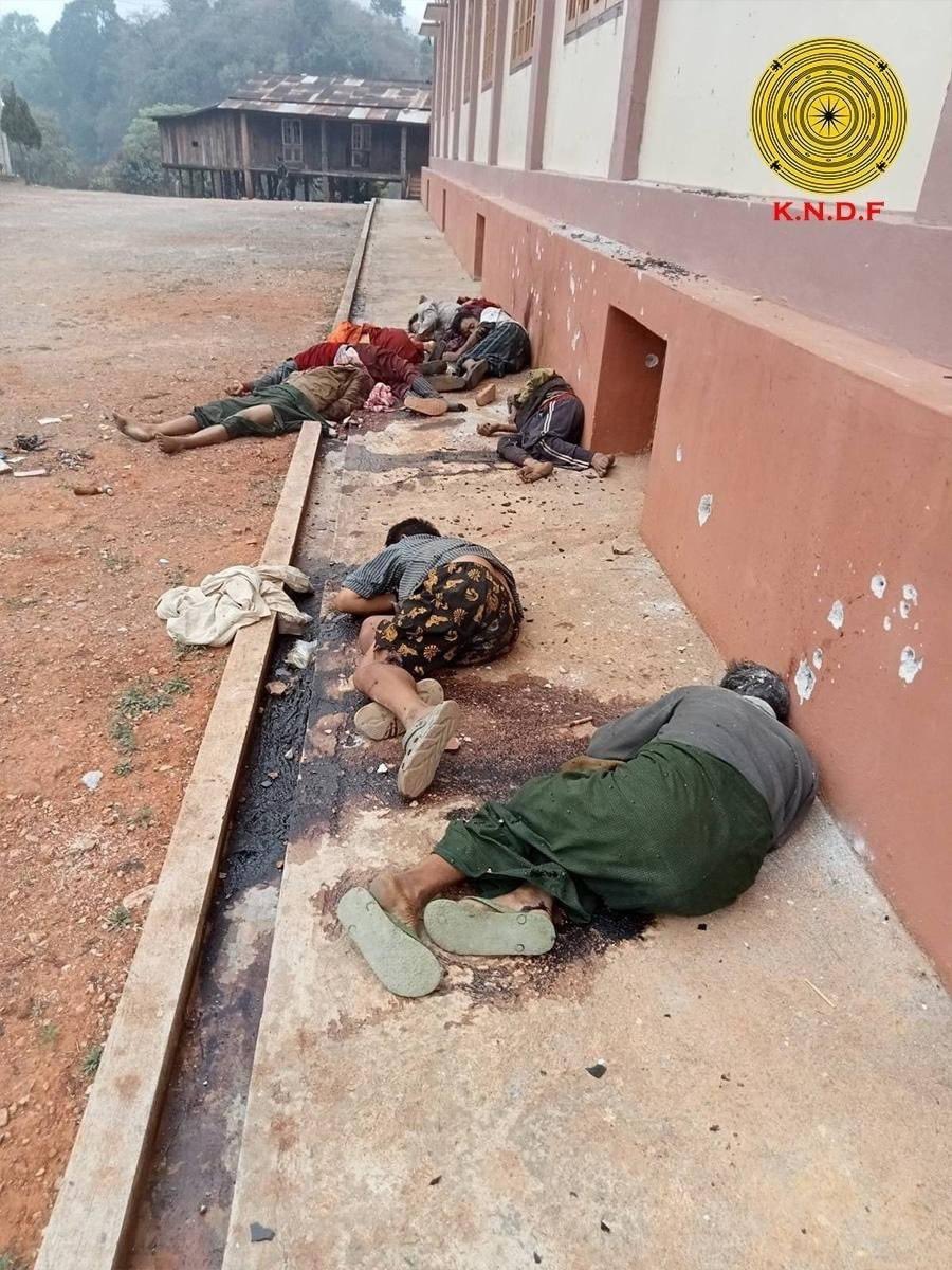 nicholas6284's tweet photo. WARNING: GRAPHICS
BREAKING: Another mass murder committed by fascist sit-tat in Pinlaung, Southern Shan as bodies of 28 civilians inclding 3 monks are recovered by resistance forces on March 12, 2023
#WhatsHappeninglnMyanmar https://t.co/l1FrVyFtSU