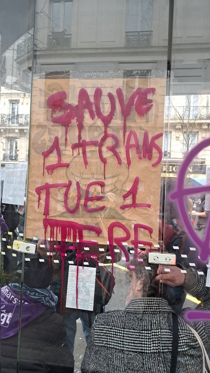 Thibdudu's tweet photo. Et donc on est supposé soutenir ces militants et militantes parce qu'ils et elles sont soi-disant "progressistes" ? Non merci 🚮 https://t.co/1pZDaVMprk