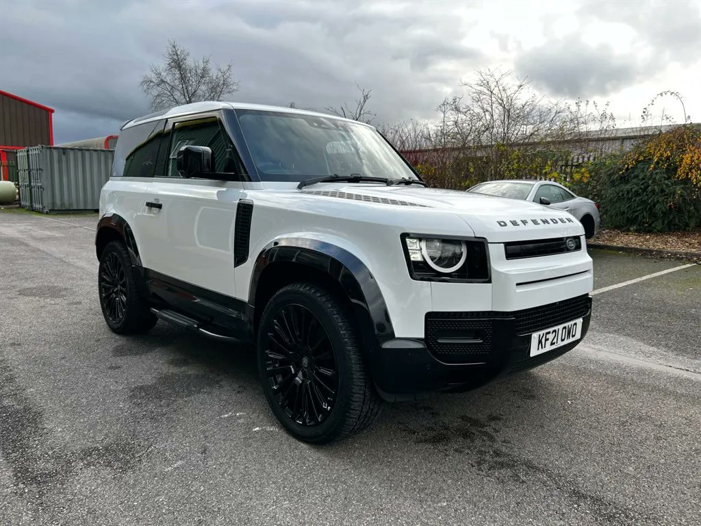 Thompsonandsmit's tweet photo. 2021 Land Rover Defender 90 3.0 D200 (200PS) MHEV Hardtop 22" Hawke Alloys with Black Style Pack at https://t.co/PCg5GxeG2N #landrover #defender #defender90 #MHEV https://t.co/1BlZ9qGoXC