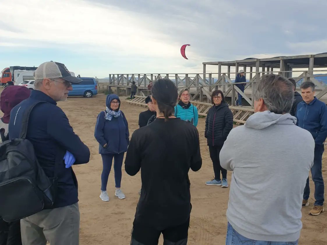 ajlarapita's tweet photo. ♻️ MEDI AMBIENT | Aquest matí, al Trabucador, ha tingut lloc la neteja de platges 'Per un Delta net!', engegada pel Parc Natural del Delta de l'Ebre, que s'ha dut a terme simultàniament a diferents municipis.
#PerUnDeltaNet https://t.co/I8dFL08pqE