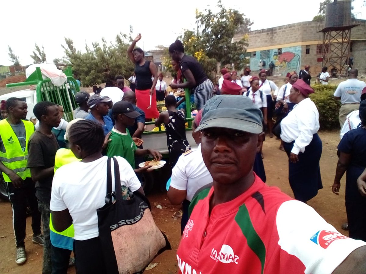 KaromiJosephat's tweet photo. Thanks to #SDA CHURCH #Shauri-Moyo for giving less fortunate food at #Historical Kamukunii Park
@StateHouseKenya
@NairobiCityGov
@Wanavijiji_sdi
@kecccbo
@NemaKenya
@GreenBeltMovmnt https://t.co/u8qpuJgIQI