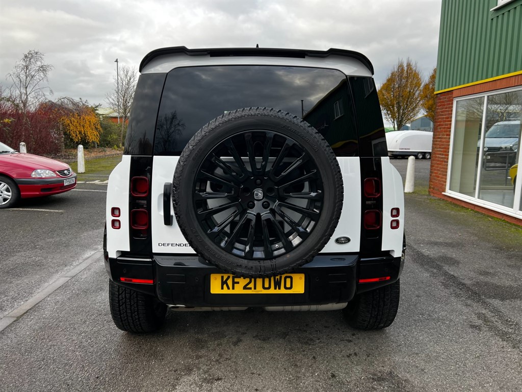 Thompsonandsmit's tweet photo. 2021 Land Rover Defender 90 3.0 D200 (200PS) MHEV Hardtop 22" Hawke Alloys with Black Style Pack at https://t.co/PCg5GxeG2N #landrover #defender #defender90 #MHEV https://t.co/1BlZ9qGoXC