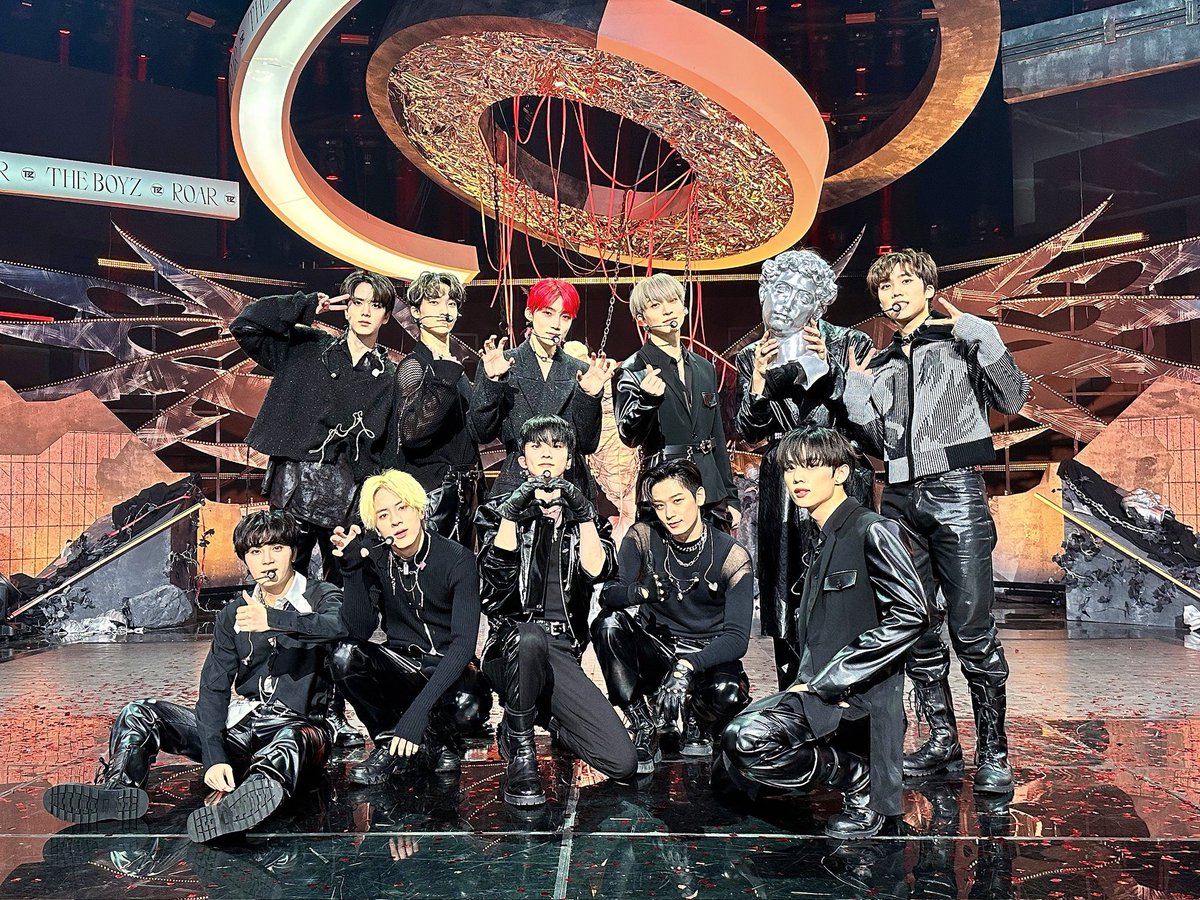 The second stage at Music Bank is over. Did you watch all of our performances showing two different charms. It was the #Roar and #Awake stages that were filled with Deobis love and support and were able to shine. Let’s go on the next stage together, TheBs.