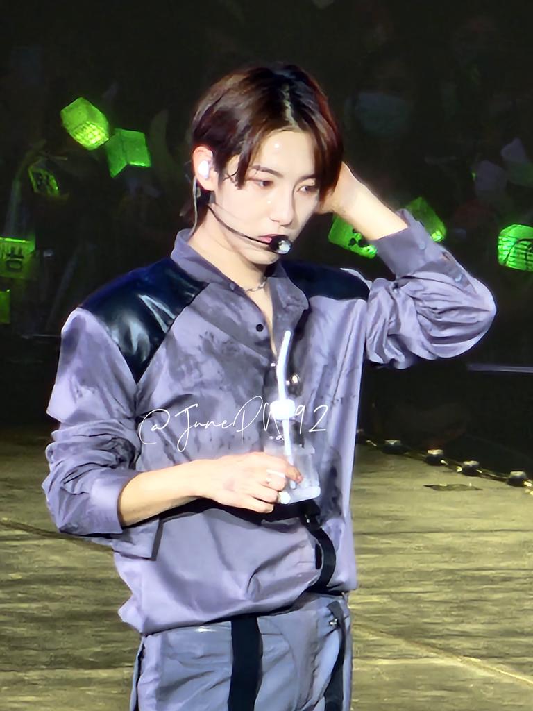 caffeinjune's tweet photo. renjun is so insanely pretty.. https://t.co/qIwA9s6D47