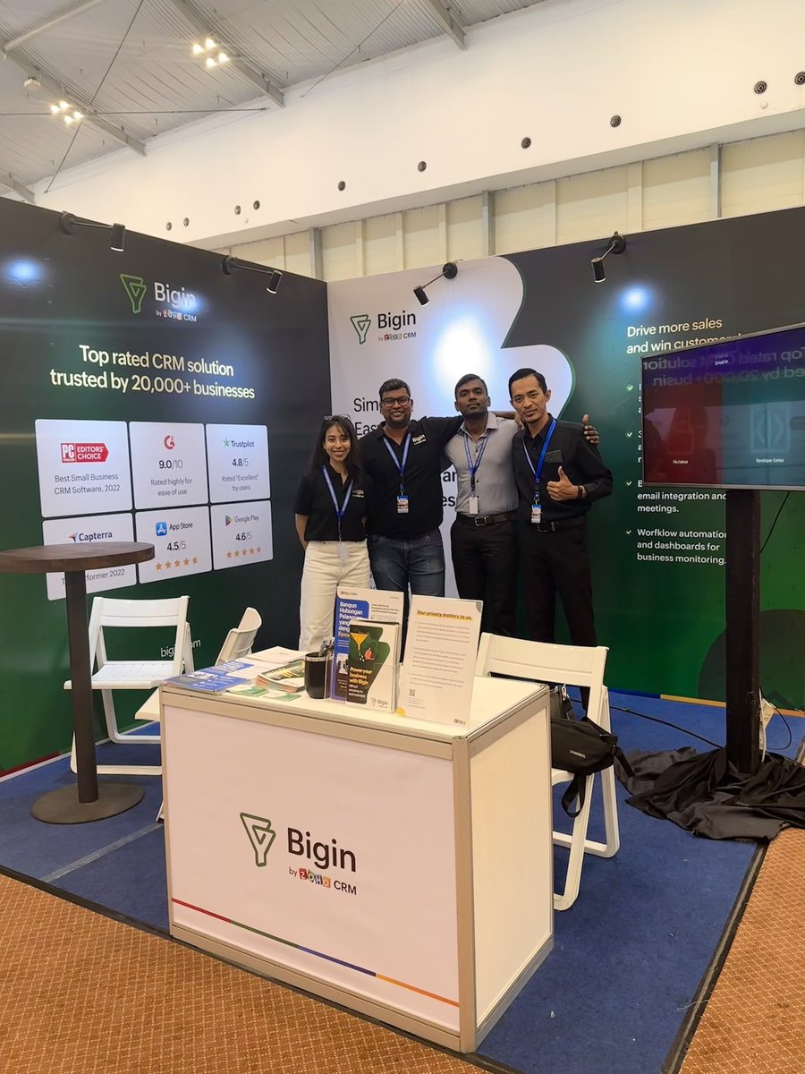 Bigin's tweet photo. The Bigin booth at #IFBCExpo2023 , Jakarta bustled with life as small business owners dropped by. 

Our team spent a wholesome weekend networking and educating people on the importance of a CRM and how Bigin can help their business grow! 🚀

@infofranchisexp https://t.co/fs0iBSUq3I