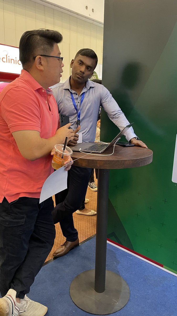 Bigin's tweet photo. The Bigin booth at #IFBCExpo2023 , Jakarta bustled with life as small business owners dropped by. 

Our team spent a wholesome weekend networking and educating people on the importance of a CRM and how Bigin can help their business grow! 🚀

@infofranchisexp https://t.co/fs0iBSUq3I