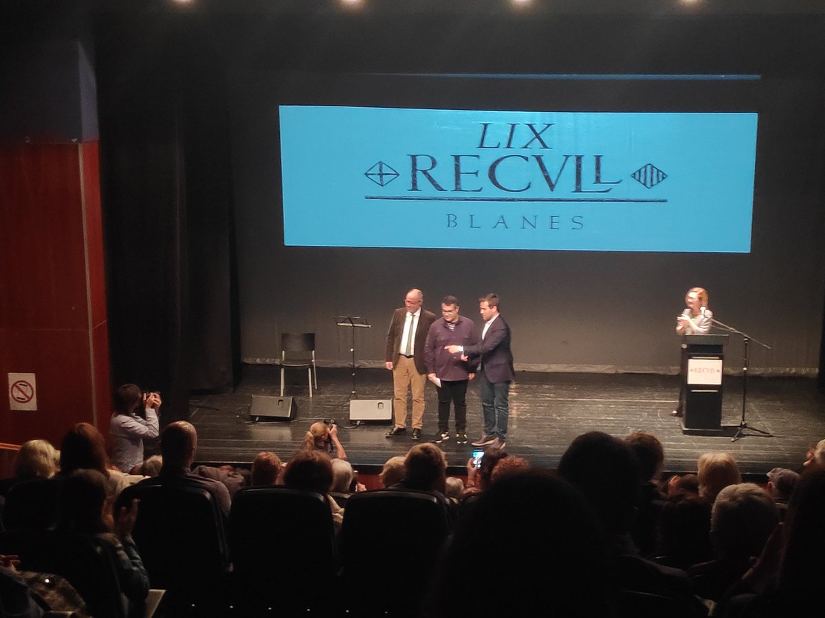 dgcrespo's tweet photo. 59° edició dels premis #Recvll de #Blanes. Enhorabona a tots i en especial al meu amich Jaume. #triplet !!! https://t.co/sgYzbwVF7X