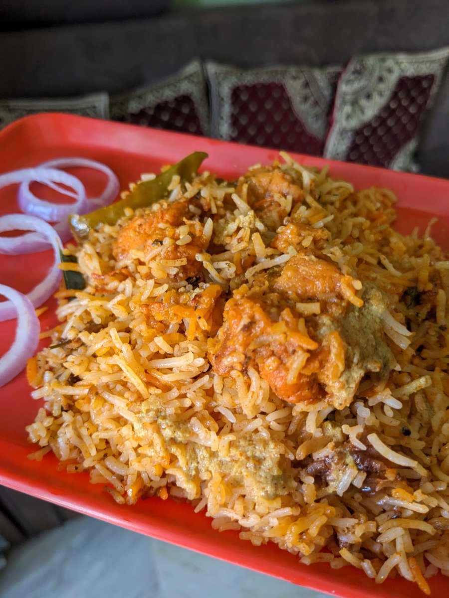 citizenkamath's tweet photo. Sunday special #biryani delivery straight outta Bangalore Meghana Foods!!
I must say, it's a really good biryani!! #SaltPepperFoodGuide
@zomato 
https://t.co/qripMjhQ7a https://t.co/SeTDKwp74A