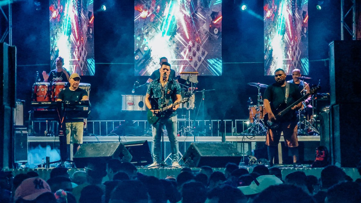 JuniorBahya's tweet photo. Salve, galera. Tem repertório novo do Bahya ao vivo no carnaval de Paraú/RN 🔥

Confira agora mesmo em meu canal no YouTube pra curtir com a galera nesse domingão massa 😎✌🏼🎶🎵

#juniorbahya #repertórionovo
#delira https://t.co/rjkJYrp9Hj