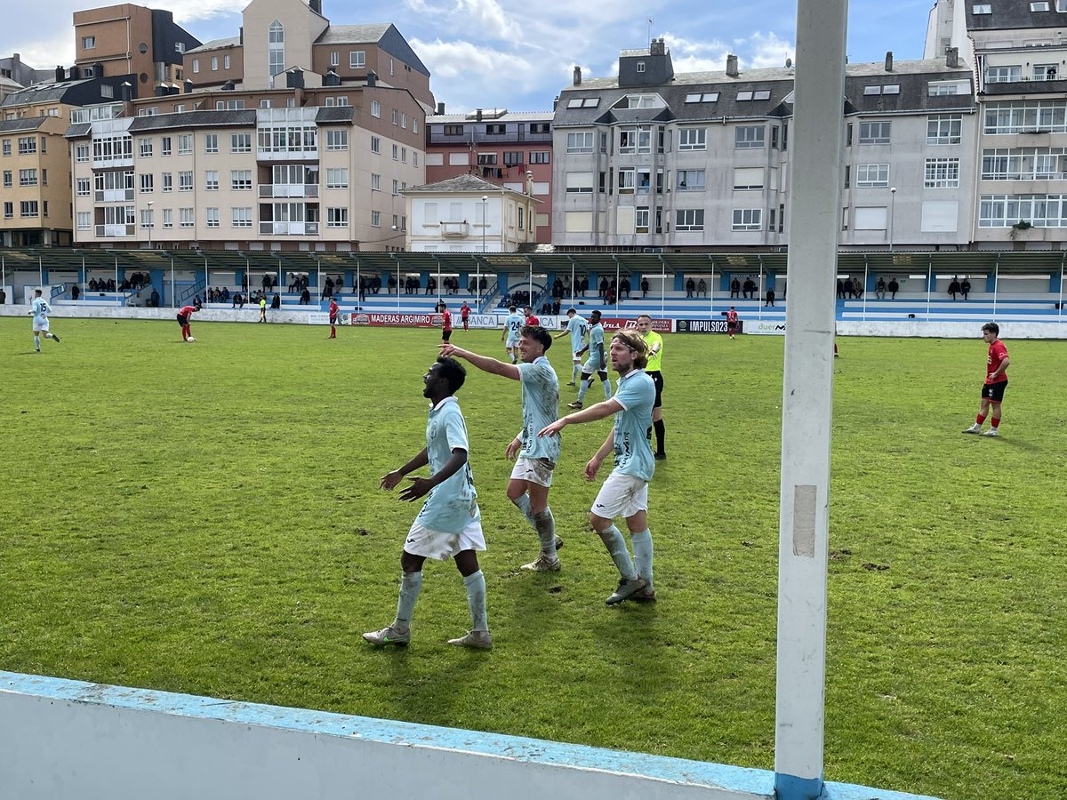 Goooooolllll de Josemiiiii!!!!!!!!
Segundo para el Viveiro, 2-0, 44’ de la segunda mitad.

#TerceraRFEF #alaviveiriño #viveirocf