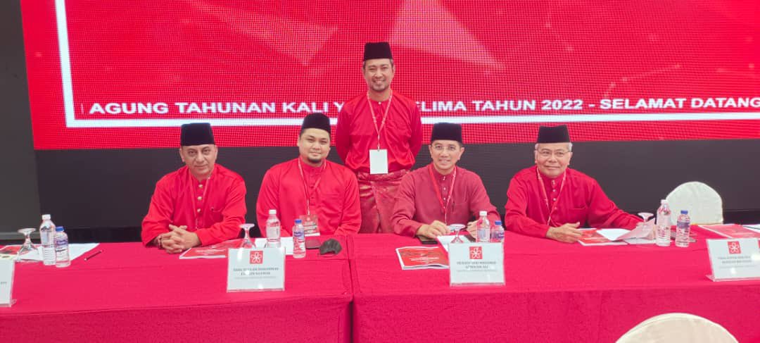 AzminAli's tweet image. Perhimpunan Agung Tahunan BERSATU. Semangat ahli dan pimpinan luar biasa. Bertekad untuk terus mara dan menentang kezaliman dan kleptocrat serta golongan munafik.