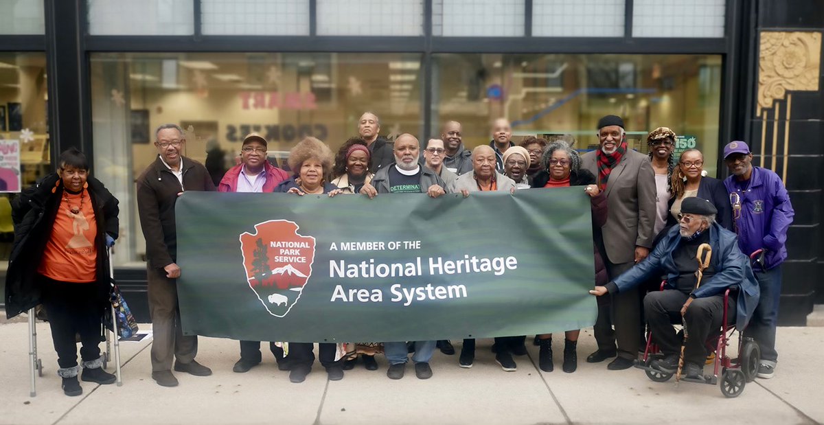 bernt0627's tweet photo. Celebrating the unveiling of plaque dedicated to Harold Lucas and room bearing his name at the Chicago Bee Library on February 20, 2023. https://t.co/PeOaVT4ttF