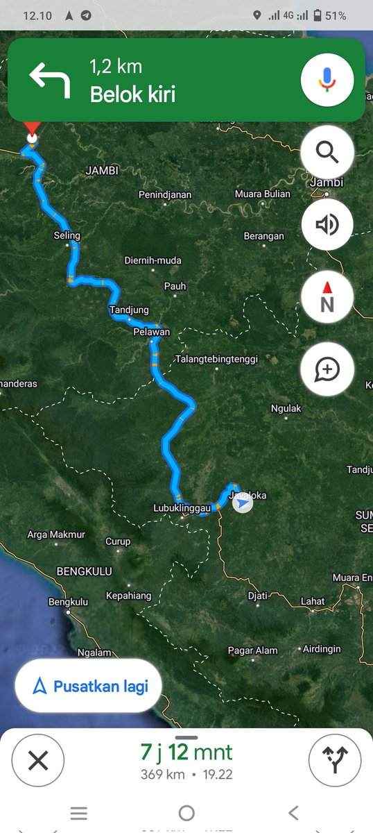 Mainnya sedikit jauh...