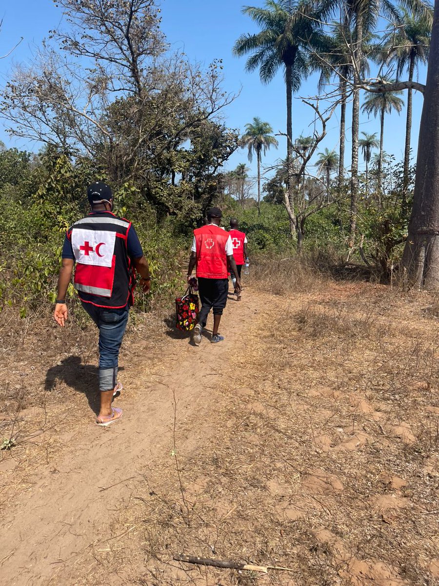 AwanGhulamMuha1's tweet photo. DREF implementation in progress for affected communities of fire incident in Menegue island of Guinea Bissau. Communities are being helped through construction material &amp; conditional cash support. IFRC DREF 
 is playing major support in rehabilitation https://t.co/p7hhBUZIpT