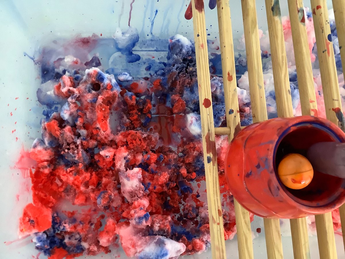 BSB_EarlyYears's tweet photo. “I need red and blue to make the snow turn purple” wonderful to observe predictions, testing out and so much talk around what they could observe. Scientists in the making. https://t.co/1uLZl9dVii