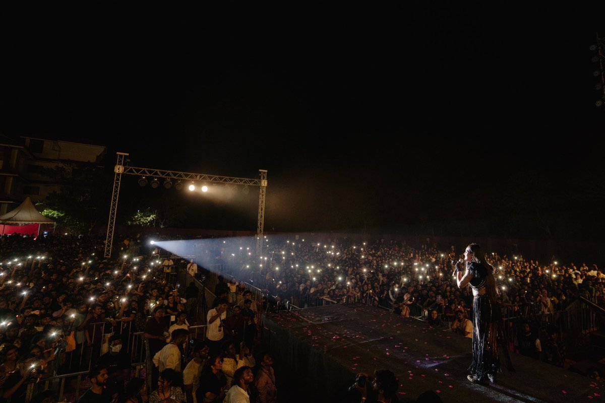 thisIsMukti's tweet photo. Each one of you made it happen!! Super #GRATEFUL 🥹🤍 #MohanSistersLive #MSL
#MadeForStage #LivingADream https://t.co/QxA7nhb0yr