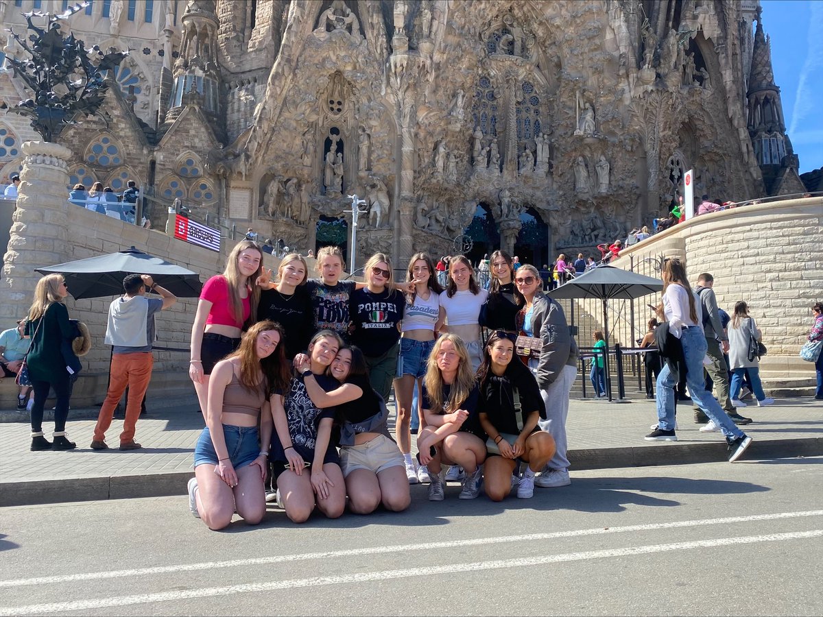 A few more photos from the #barcelona trip 🚌 ✈️ 🌞 🕶️ ⚽️ 🏑 #ilovebarcelona ❤️