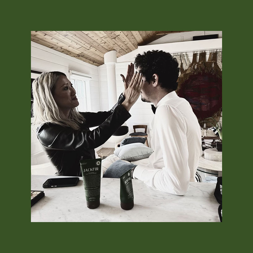 ohjackfir's tweet photo. In honor of awards season, here is Oscar Award Winning Director Damien Chazelle prepping for the SAGs with Jackfir!
#jackfir 🌲🫧 #damienchazelle #oscars #oscarawards #sags #screenactorsguild #awardseason #cleanskincare #mensskincare #ewgverified https://t.co/ciQaUuhDpw