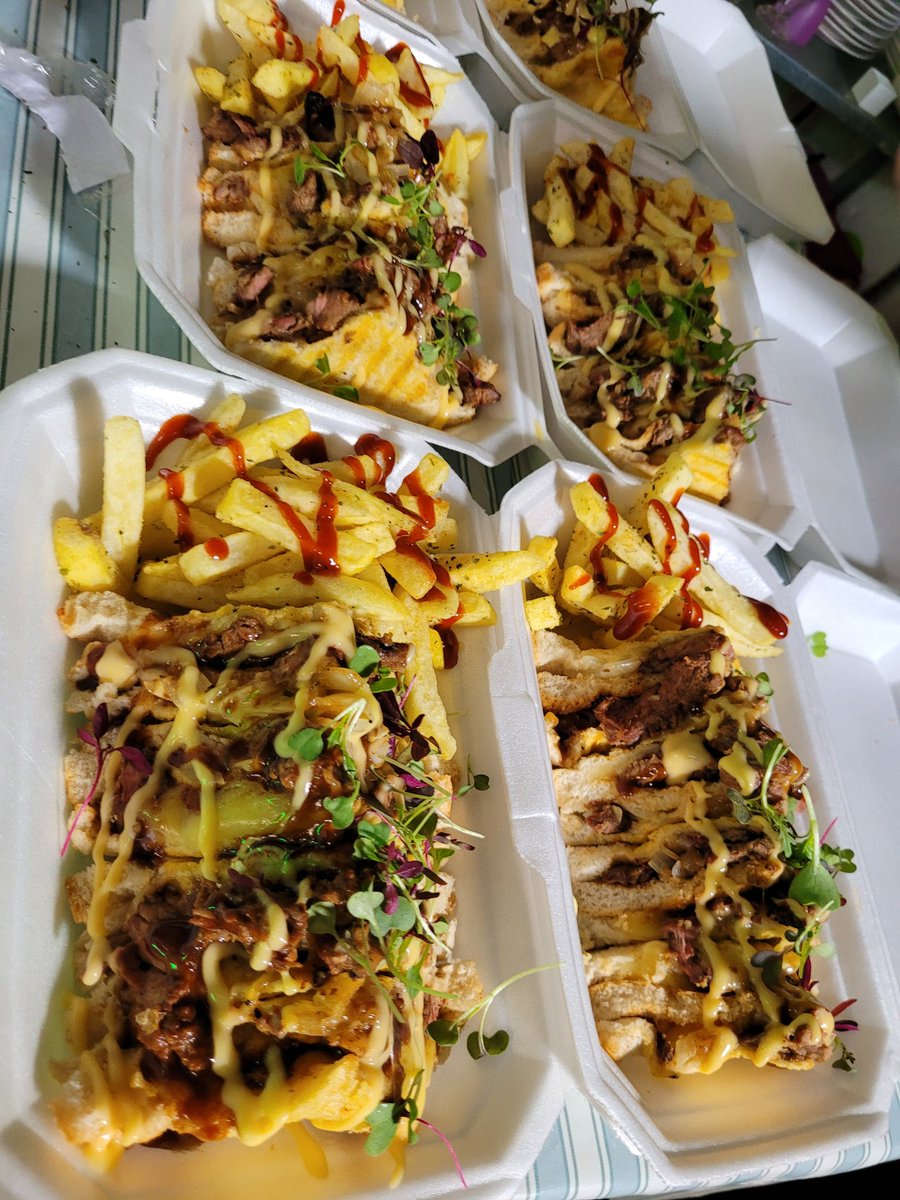 NDAMOVE's tweet photo. Sandwichbite 
34 Mampuru street
Emoyeni section 
Tembisa
1632
078 736 6735

For more information about kasi food please visit our website on https://t.co/GchoLnKkYP 
@TownshipBrands
Together we can make a difference https://t.co/kLYnZPuxHT