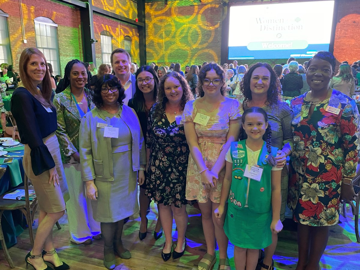 ConsultVistra's tweet photo. Congratulations to @GSWCF's Women of Distinction honorees! The six women were chosen for exemplifying the Girl Scout Promise and Law in their community. Members of #TeamVistra enjoyed the event. #WomensHistoryMonth #NationalGirlScoutDay #GSWCF #WomenofDistinction https://t.co/6vWue69o88