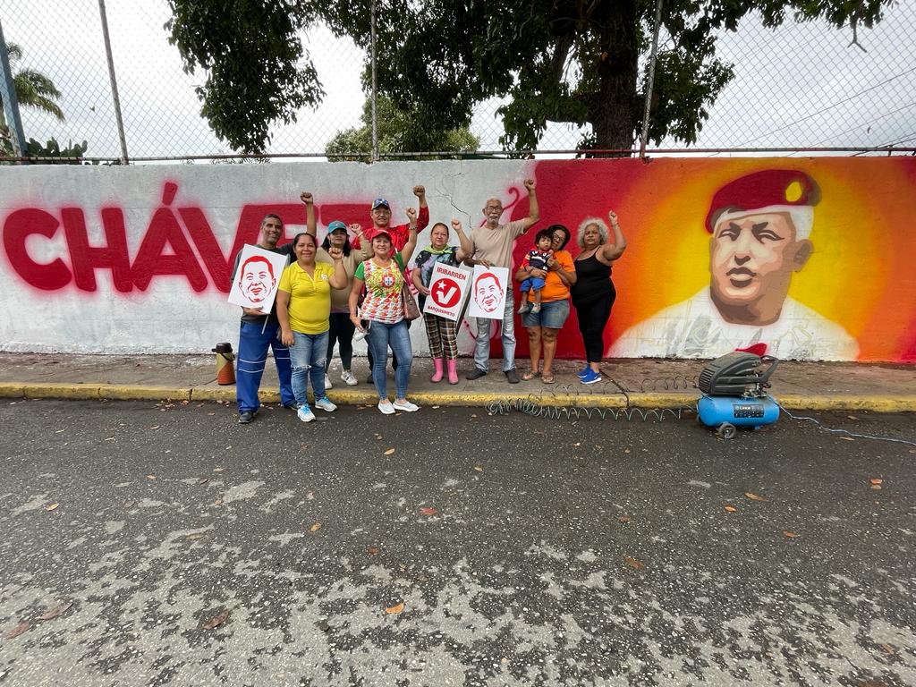 Saludos revolucionario camaradas 
#ChávezComunicador