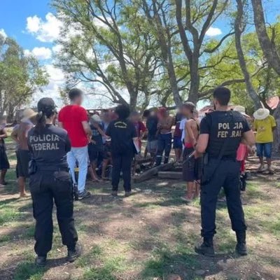 choquei's tweet photo. 🚨BRASIL: PF resgata 56 trabalhadores em condições análogas à escravidão em lavouras de arroz no RS. Entre eles, havia jovens de 14 a 17 anos. https://t.co/PfFFsz7PlQ