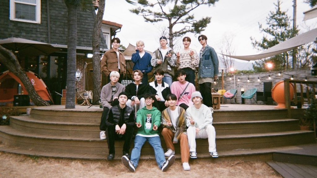 min9yu_tttop's tweet photo. “in the end, all 13 of us did it” 
“we will stay together for super long”
“we will keep SEVENTEEN together”

let’s be together for a loooong time @pledis_17 ♡ https://t.co/f3lsugxHQO