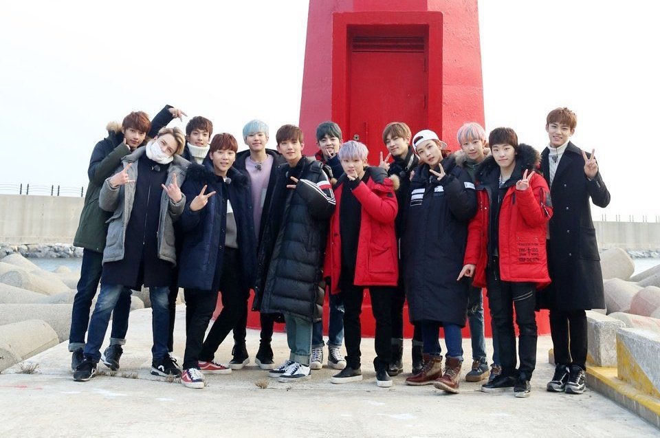 min9yu_tttop's tweet photo. “in the end, all 13 of us did it” 
“we will stay together for super long”
“we will keep SEVENTEEN together”

let’s be together for a loooong time @pledis_17 ♡ https://t.co/f3lsugxHQO