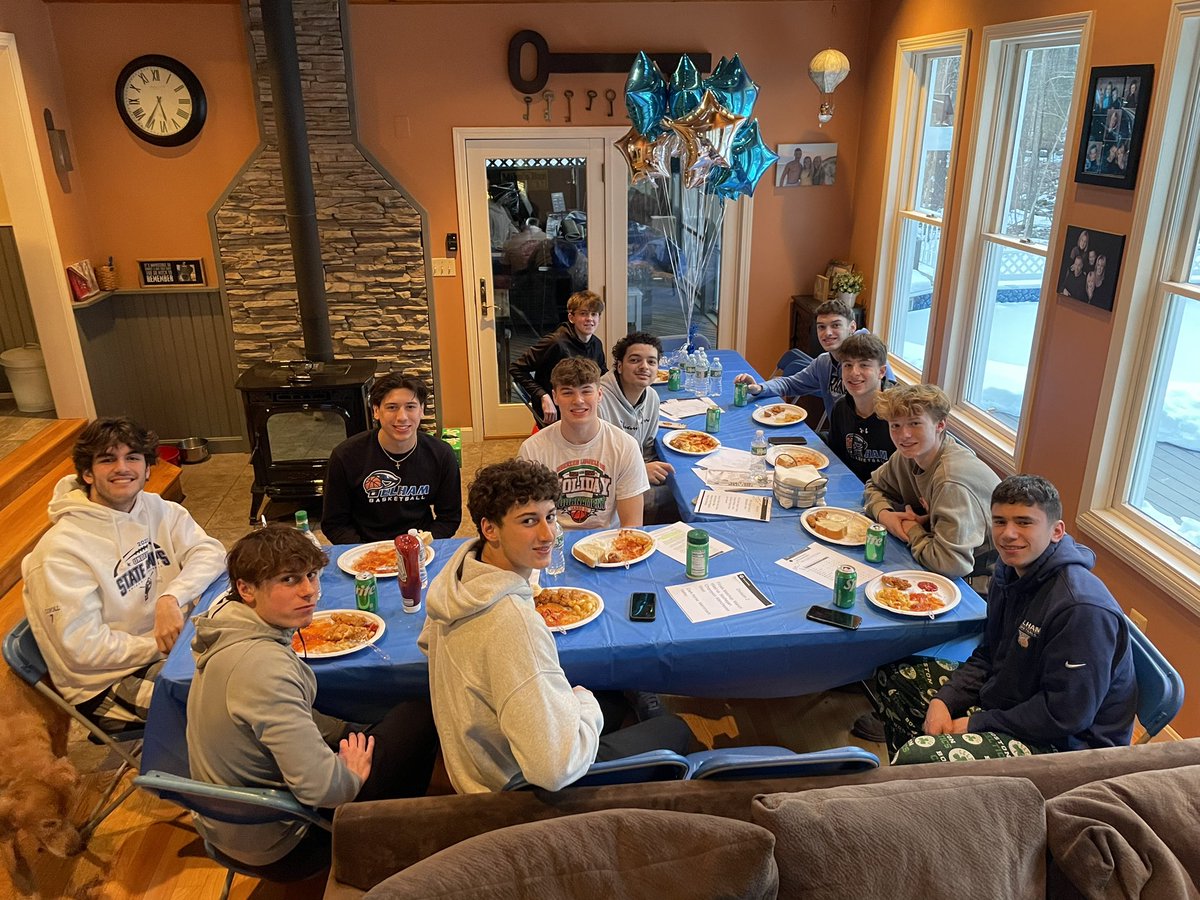 Valbee348's tweet photo. @PHSPelham Carbed up last night and ready to go!! 💙🤍🏀 https://t.co/0XN9lGftYG