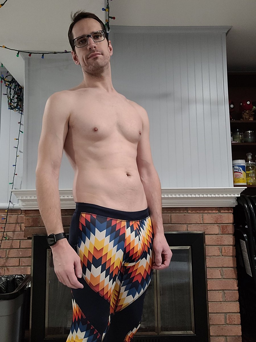 BoundGeek's tweet photo. Trying out Matador Meggings for yoga and workouts. Love the design. https://t.co/qIPToZp9oW