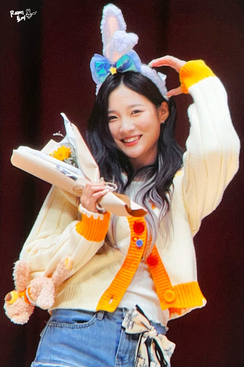 010426com's tweet photo. 230312 팬사인회 프리뷰 ♡

난 레미 밖에
모르는 바보

#체리블렛 #CherryBullet
#레미 #REMI
@cherrybullet https://t.co/KdMKPEcGhD
