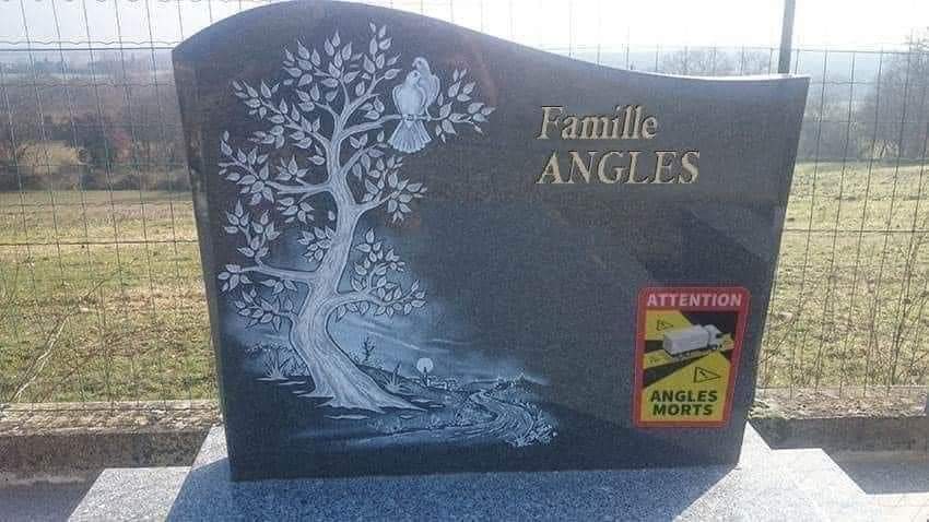 LaSotizerie's tweet image. Du nouveau au cimetière du Bourg!#DansLeRespect