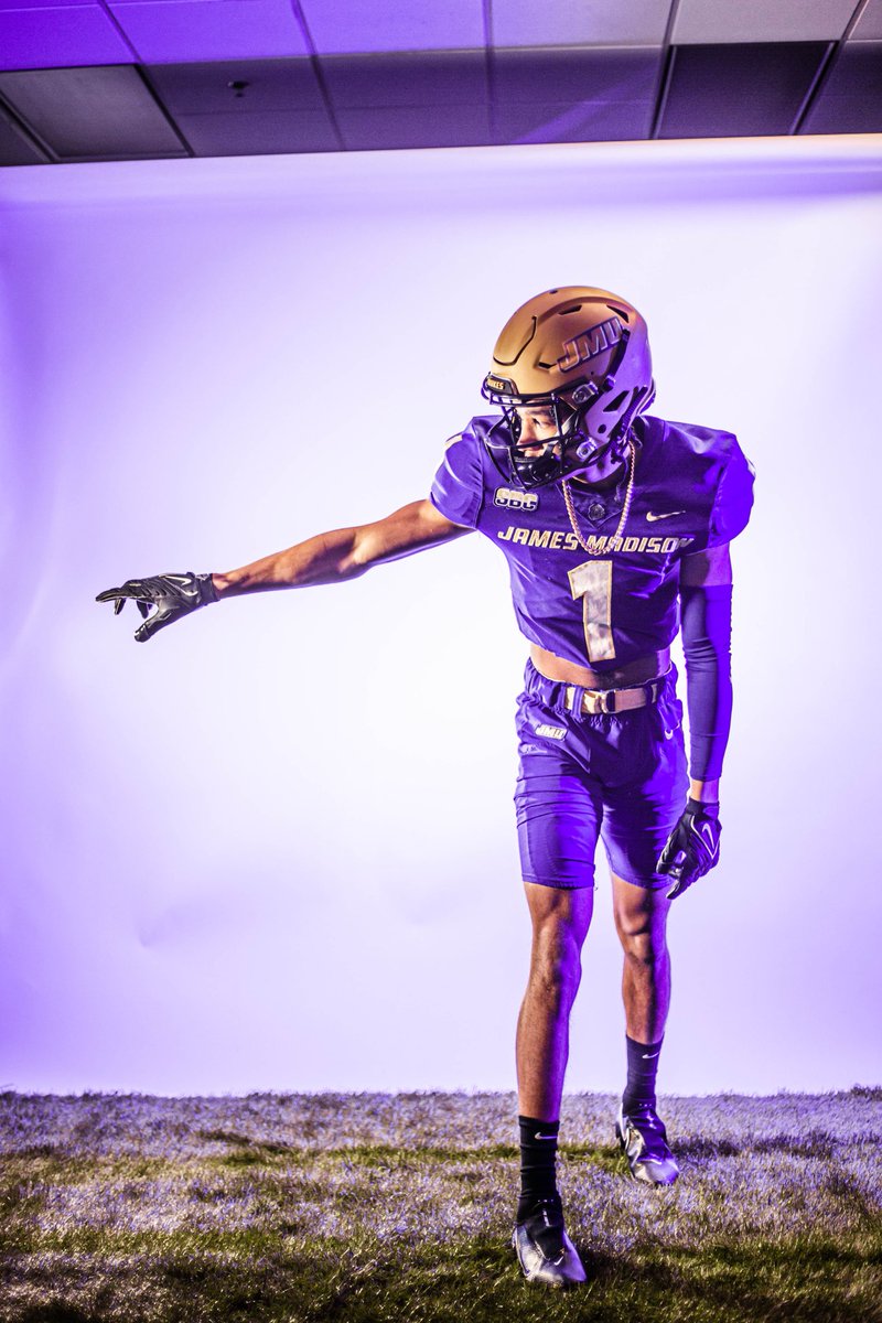 Flip1hunnit's tweet photo. Had a great time @JMUFootball I’d like to thank @Coach_BHaines @amburkett64 and @JMUCurtCignetti  for having me #GoDukes https://t.co/yWMT6OnepM